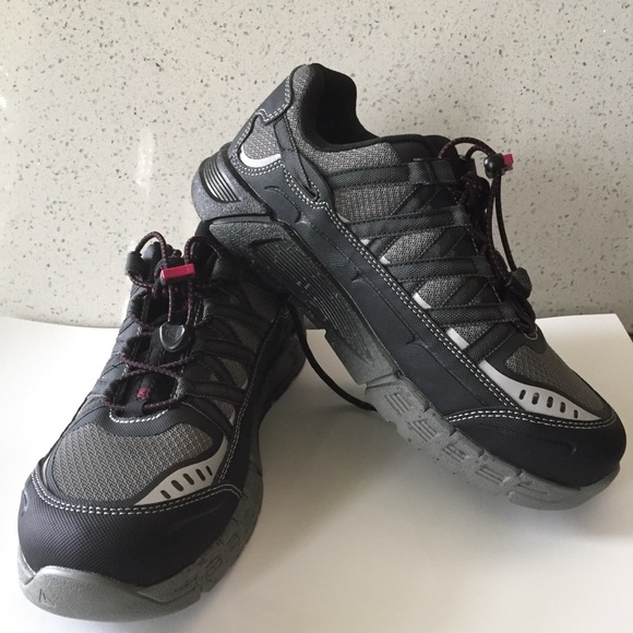 Keen Shoes - Keen Hiking/working shoes steel toe Women Sz 9